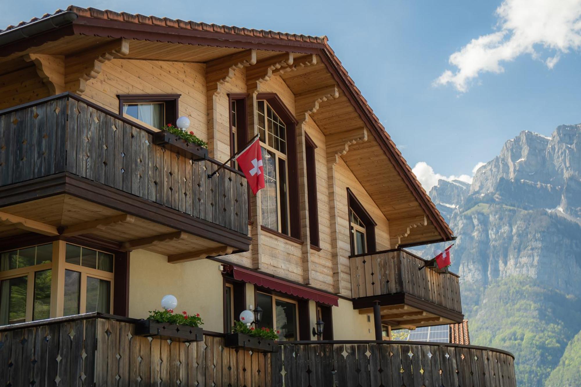 Doodle'S Amazing Chalet -Walensee - Flumserberg - Churfirsten - Heidiland - Pool - Sauna مولس المظهر الخارجي الصورة